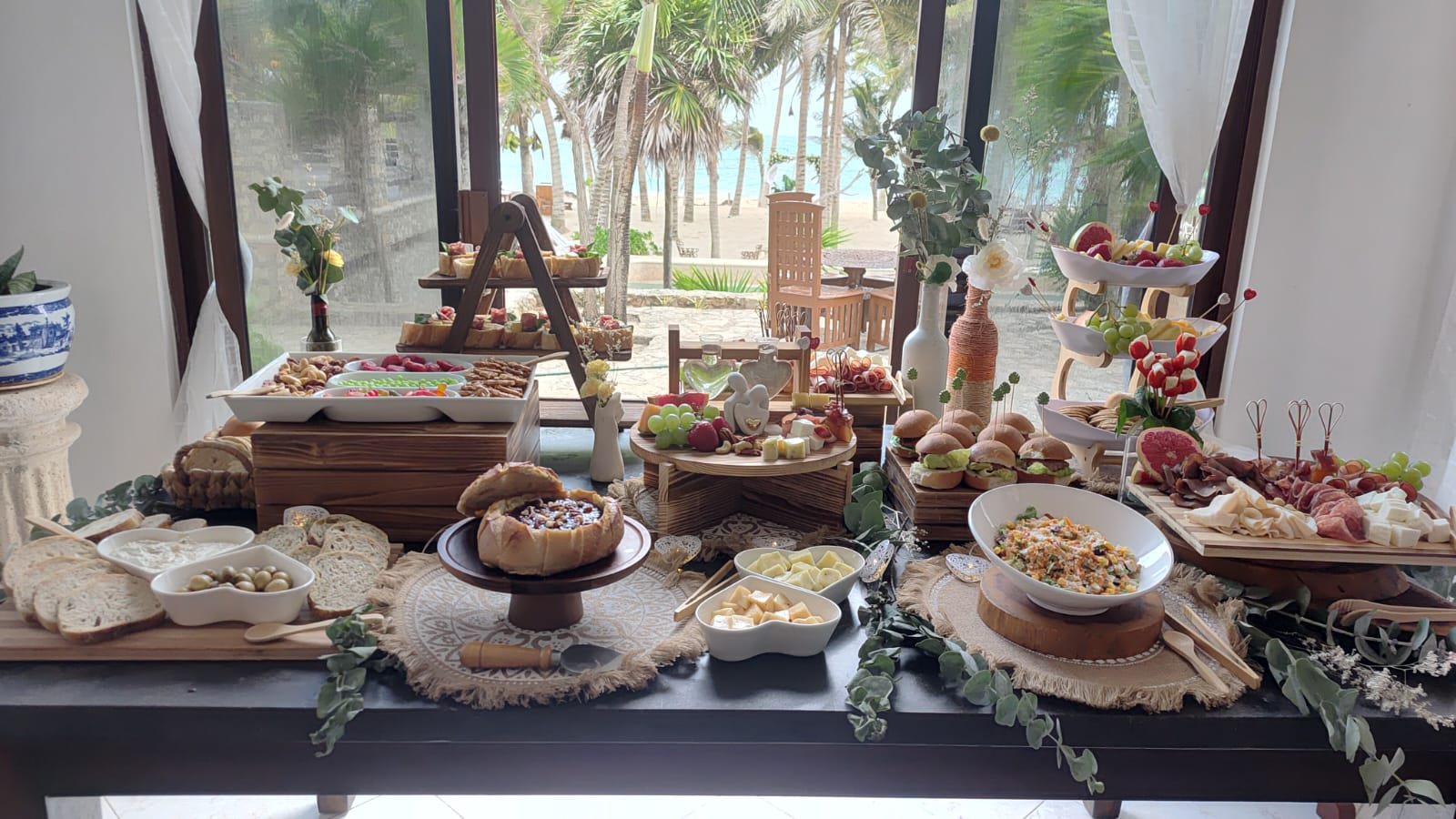 Barra de alimentos frente al mar