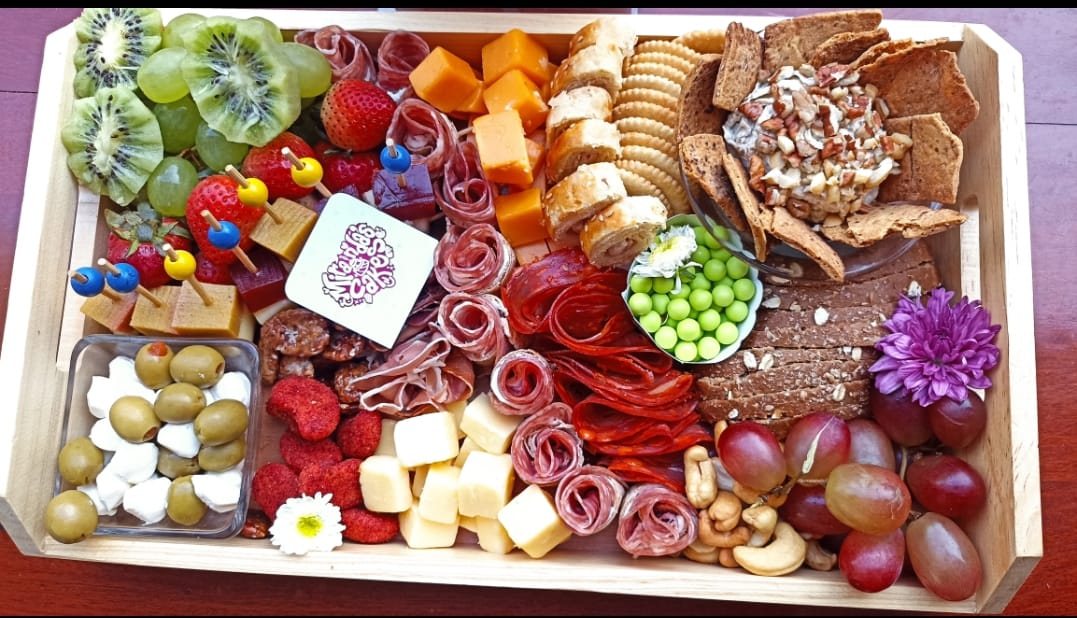 Tabla de quesos y carnes frías